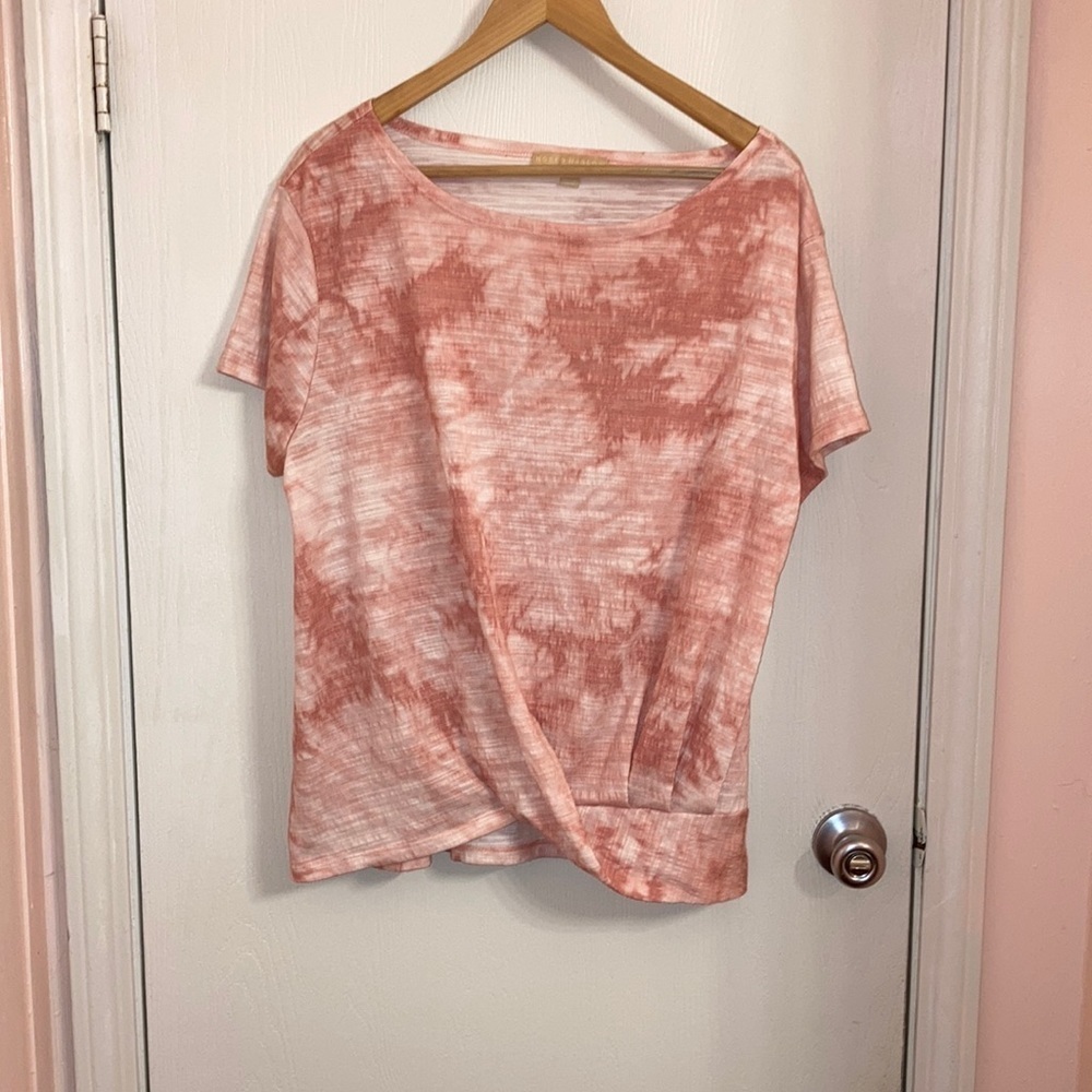 Tie dye Hope and Harlow blouse with twist on the bottom front